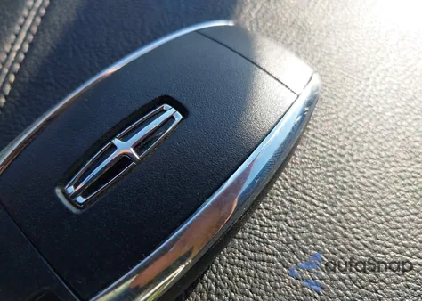 2019 Lincoln Nautilus Reserve z USA, uszkodzony, nr VIN 2LMPJ8L93KBL42872